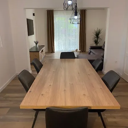 Comfy In A Quiet Neighborhood דירה שיבניק